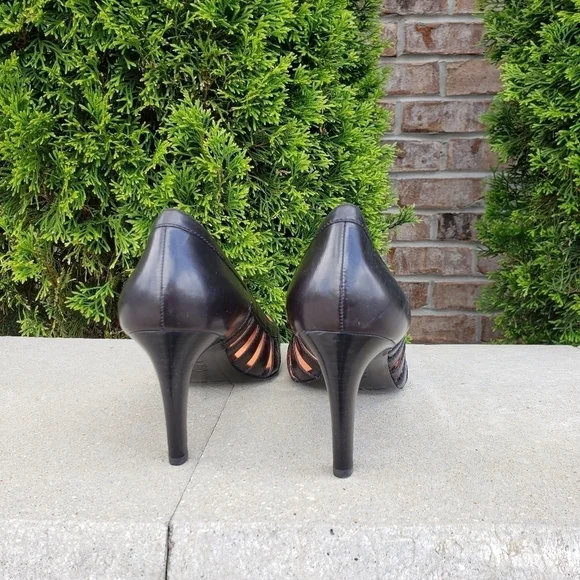VIA SPIGA Perforated Black Pumps size 10 - Picture 7 of 10